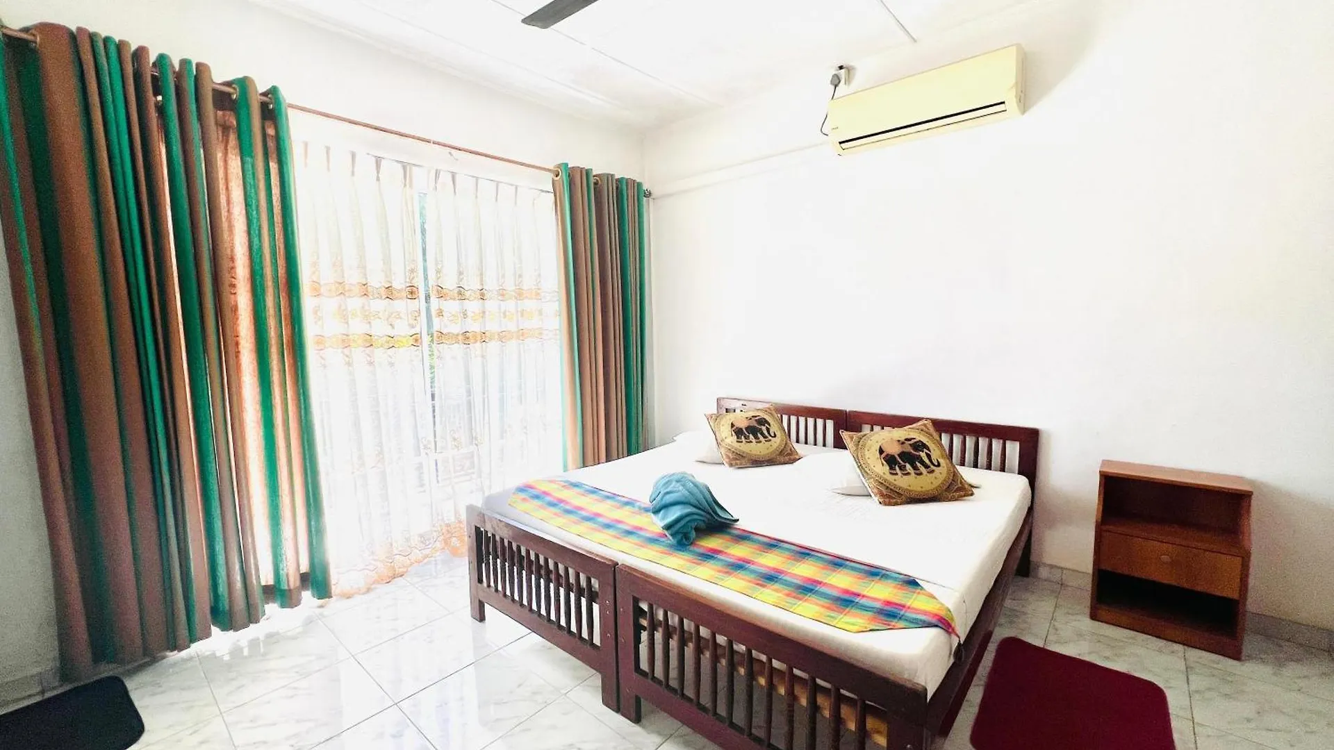 New Blue Mount View Kandy Hotel