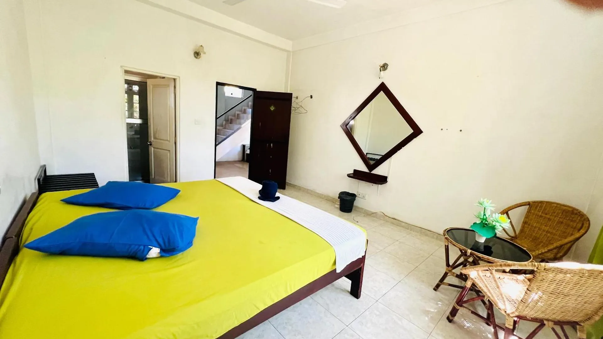 New Blue Mount View Kandy Hotel
