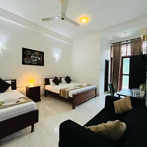 hotel-blue-negombo.negombohotels.net/