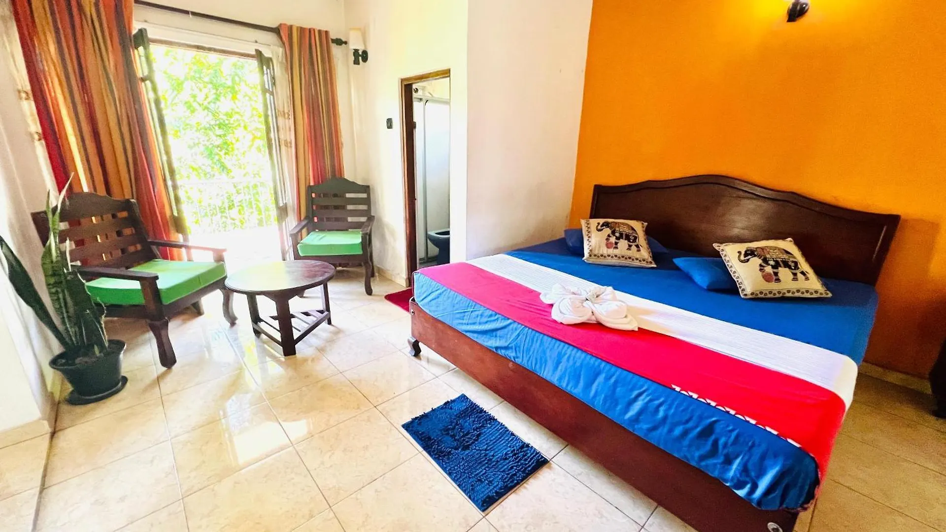 New Blue Mount View Kandy Hotel