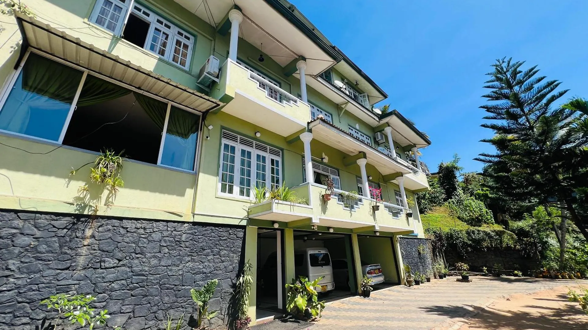 New Blue Mount View Kandy